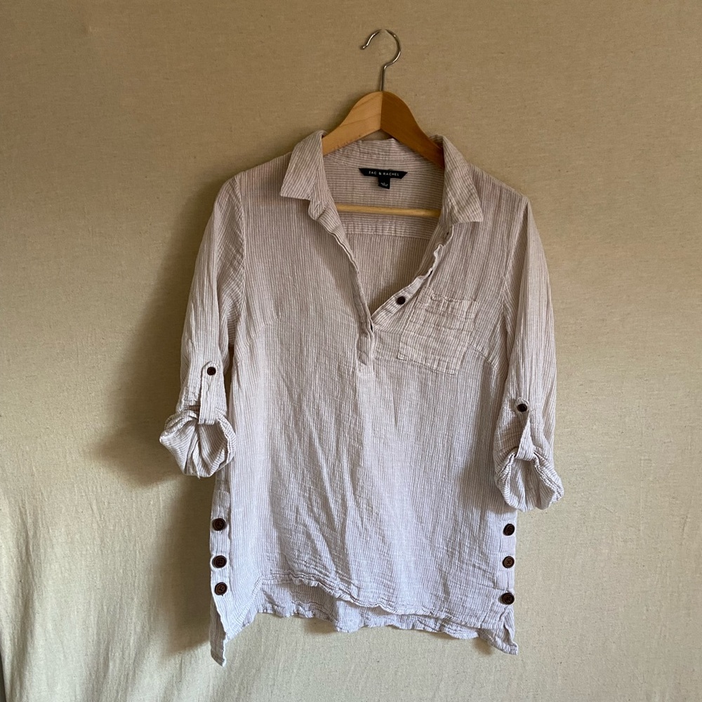 Linen striped shirt with wood buttons